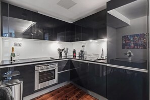 House - Stylish and Central City Apt With 2 Bathrooms (London)