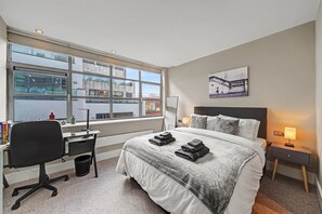 House - Stylish and Central City Apt With 2 Bathrooms (London)