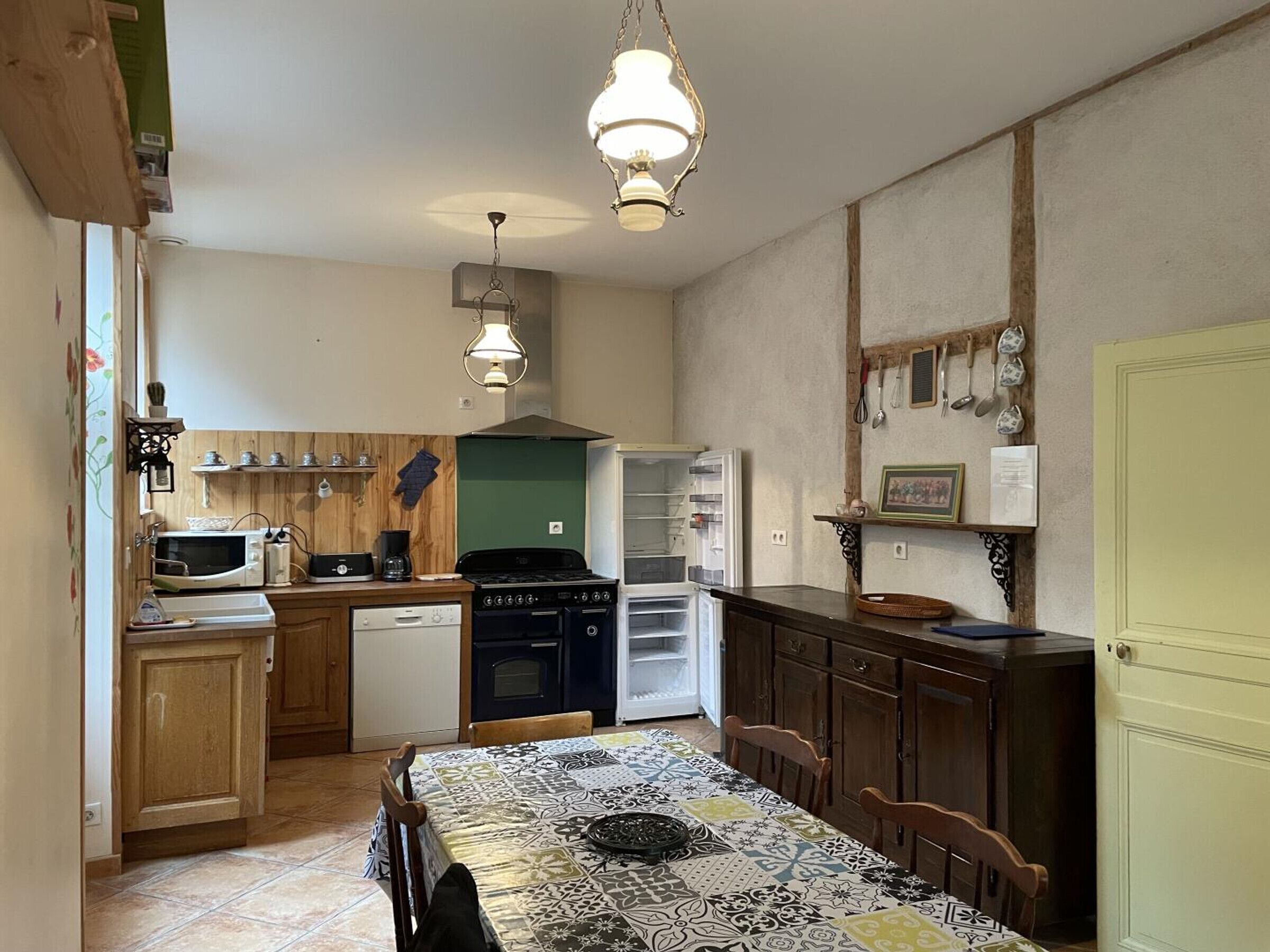 Kühlschrank, Mikrowelle, Geschirrspüler