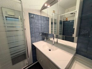 Bathroom - Apartment with parking, sea view - 4 guests (Narbonne)