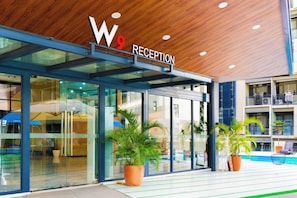 Reception - W9 Hotel and Resorts near Manila Airport (Parañaque)