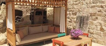 Anitya Cave House with Turkish Bath – Historic Winery Retreat