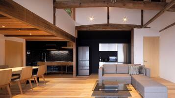 Villa, 5 Bedrooms, Lanai, Sea View | Living area