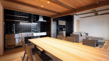 Villa, 5 Bedrooms, Lanai, Sea View | Interior