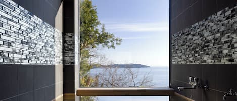 Villa, 5 Bedrooms, Lanai, Sea View | Spa