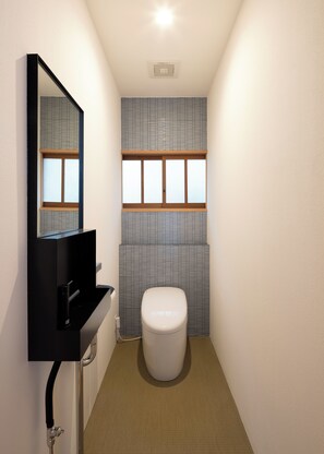 Villa, 5 Bedrooms, Lanai, Sea View | Bathroom