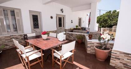 Naxian Harmony city centre Apartment (300 meters from the beach)
