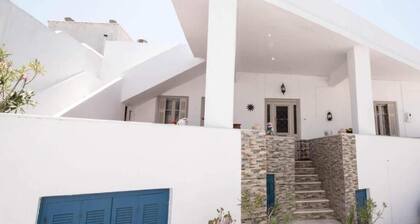 Naxian Harmony city centre Apartment (300 meters from the beach)