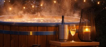 Luxury wooden wellness forest cottage with Hot tub - Lumiere 160A