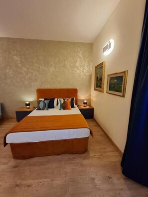 Apartment, Courtyard View - Il Pacchiarotto-Medieval Walls (Casole d'Elsa)