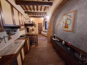 Interior - Il Pacchiarotto-Medieval Walls (Casole d'Elsa)