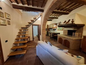 Apartment, Courtyard View | Living area - Il Pacchiarotto-Medieval Walls (Casole d'Elsa)