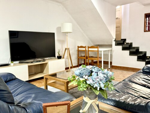 Family Retreat 5 Minutes’ Walk from D. Luís I Bridge