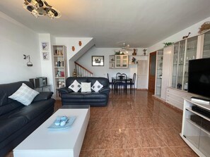 TV - TERRASOL ISIS DUPLEX 1 MINUTE FROM THE BEACH (Caleta de velez)