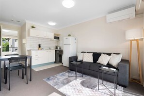 Apartment | Living room - Comfortable Stay With Pool Access (Brisbane)