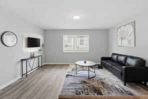 Smart TV - 2BR/2BA Apartment | Work-Friendly | Extended Stay (Durham)