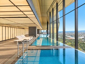 Swim or soak in the Level 70 Sky Pool, which features a heated spa and panoramic views of Melbourne. Note: a Building Induction is required to use these amenities. - Skyline Suites | Floor-to-Ceiling Views, Level 38 (Southbank)