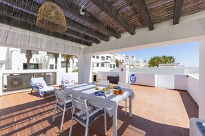 屋外ダイニングエリア