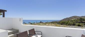 Apartment with sea view, in Macenas Resort