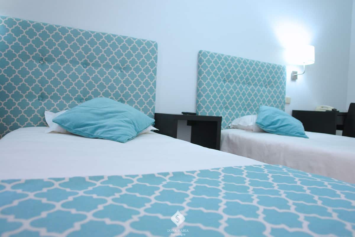 Basic Twin Room | Desk, laptop workspace, free WiFi