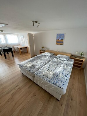 4 makuuhuonetta, internet, vuodevaatteet