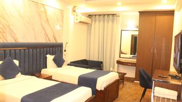 Deluxe Twin Room | Egyptian cotton sheets, premium bedding, down duvets, memory-foam beds