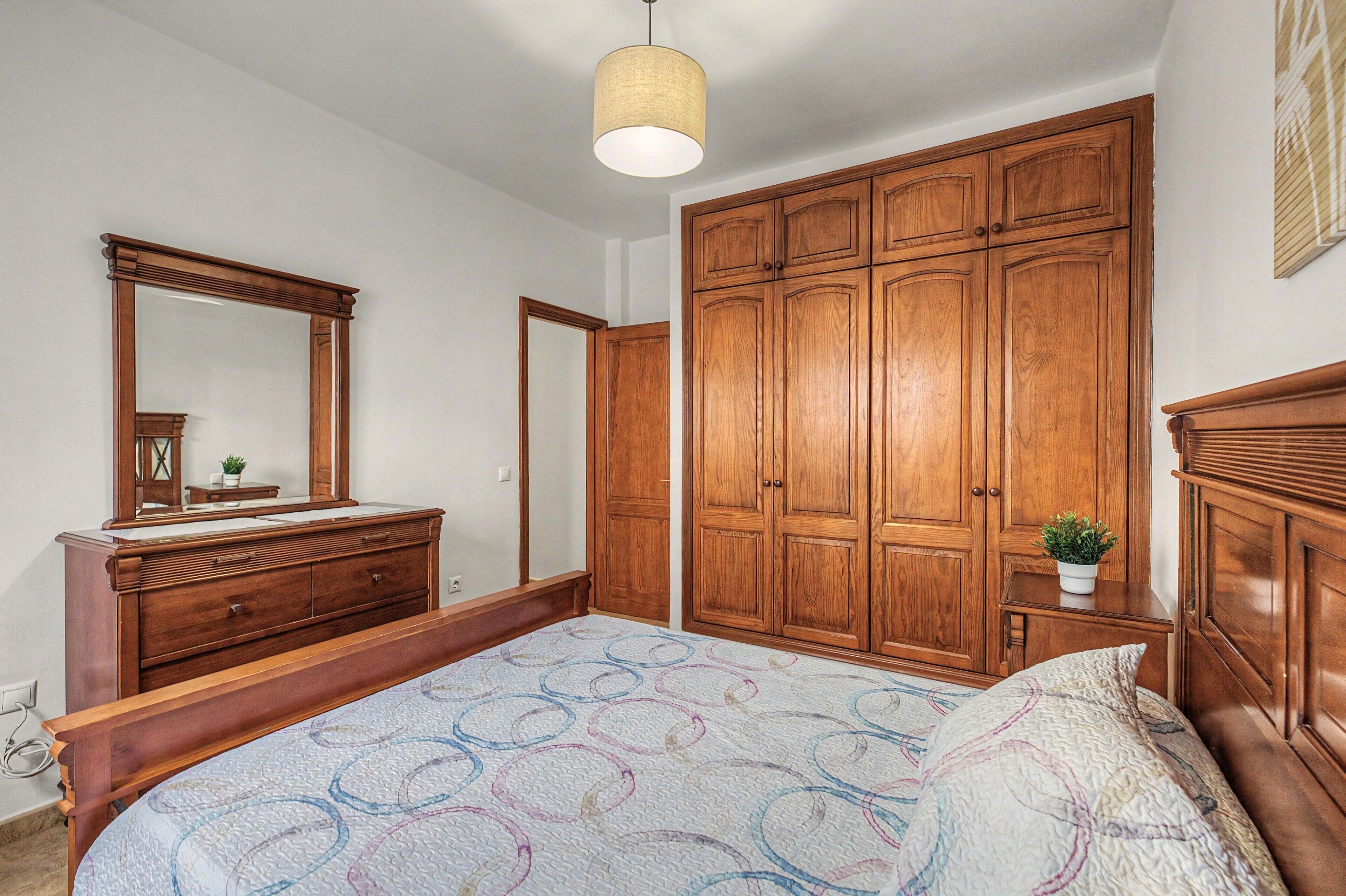 3 dormitorios, tabla de planchar con plancha, wifi y ropa de cama