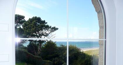 Seaview Stone House in Brittany