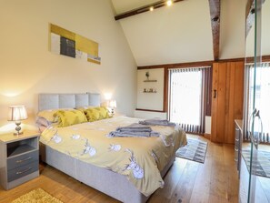 2 bedrooms, individually decorated, individually furnished, free WiFi - Ysgubor Fachwen (Newtown)