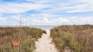 On the beach - East Side of Beautiful Beach Front Duplex W. Dune Walkover - 4 Br 4 Ba (Gulf Shores)