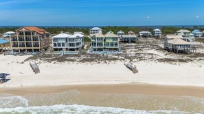 On the beach - West Side of 5 Br Beach Front Duplex W/ pool - Recently Updated! (Gulf Shores)