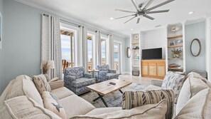 TV - West Side of Stunning Gulf-Front Duplex W/ Pool - 5 Br 4.5 Ba (Gulf Shores)