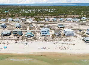 Beach nearby - Adorable & Unique 2 Br 2.5 Ba Property W/ Beach Views (Gulf Shores)