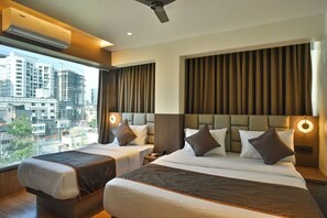 Unclassified image, 4 of 52, button - Emersion Residency (PUNE)