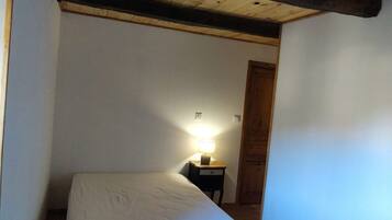 3 chambres, lit parapluie, Wi-Fi gratuit, draps fournis