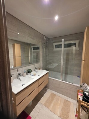 Unclassified image, 2 of 10, button - Vrbo Property (Thionville)