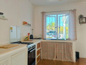 Private kitchen - Vrbo Property (argy)