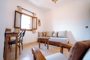 高級雙人房 | 起居區