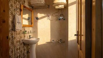 Standard Studio Room | Kamar mandi