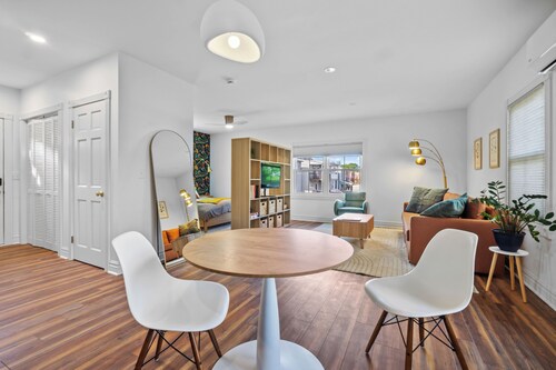 Walkable Church Hill Cottage in Richmond, VA, provides your home away from home