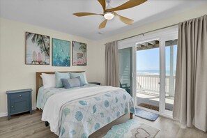 Room - Topsy Turtle- 3 Bedroom Oceanfront Oasis (North Topsail Beach)