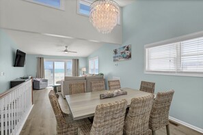 Dining - Topsy Turtle- 3 Bedroom Oceanfront Oasis (North Topsail Beach)