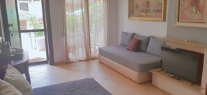 TV - Moonlight Maisonette by RentalsPro - Nikiti Halkidiki (Nikiti)
