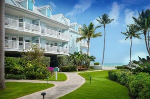 Exterior - Beachfront Key West + Free Breakfast, Pool & Spa (Key West)