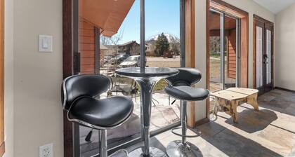 Pet-Friendly Townhome w/ Private Sauna & Large Backyard