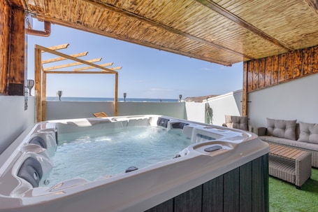 Terrasse/Patio. Ferienwohnung 'Terra Nova Penthouse' mit Meerblick, WLAN und Klimaanlage