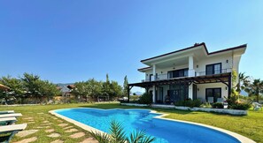 Pool - Villa Del Casale Dalyan 4-bedroom  by Rental Finders Dalyan (Dalyan)