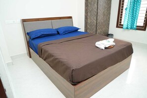 Iron/ironing board, free WiFi - KLR Homestays (Tirupati)