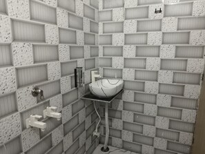 Bathroom - Sivago hotel (Kosi Kalan)