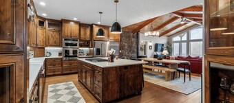 Chiloquin Ridge River Retreat | Riverfront • Near Crater Lake • Kayaks • Fireplace